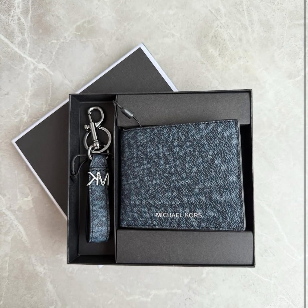 ✨ MICHAEL KORS Wallet + Keychain Gift Set ✨